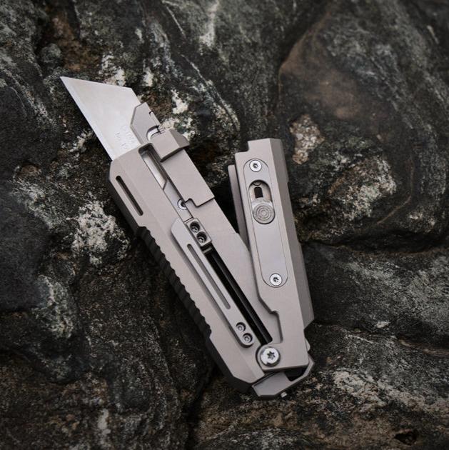 The JetFlick - Innovative Titanium Knife with Unique Opening - Image 8